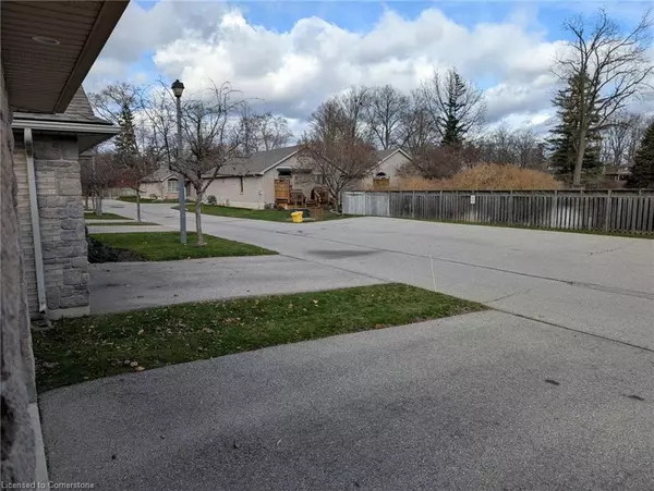 Brantford, ON N3S 3G6,54 Glenwood Drive #3