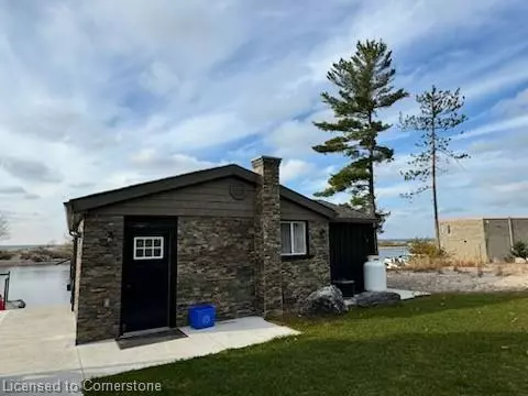 4 Browns Lane Lane, Wasaga Beach, ON L9Z 2L8