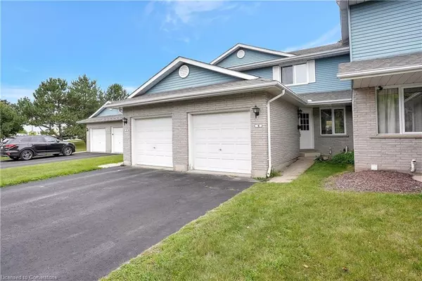 405 Kingscourt Drive #4, Waterloo, ON N2K 3R4