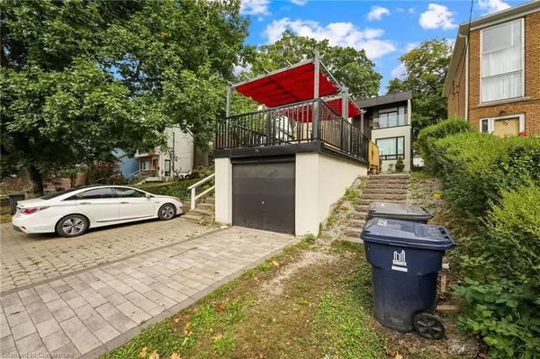 Toronto, ON M4L 3S4,75 Kenilworth Avenue