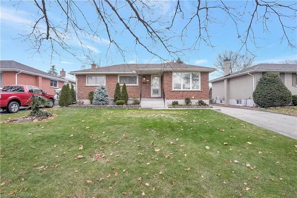 34 Wiltshire Drive, Brantford, ON N3R 5A9