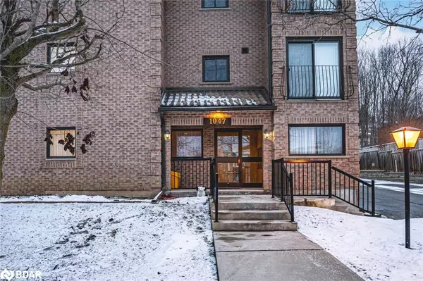 Orillia, ON L3V 3C7,1047 Mississaga Street West #301