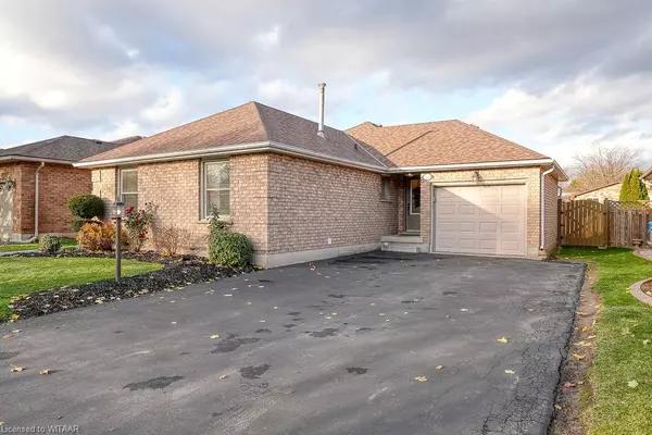 22 Coxwell Crescent, Brantford, ON N3P 1Z1