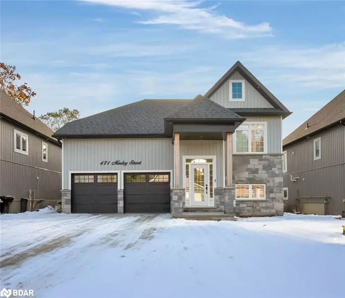 471 Mosley Street, Wasaga Beach, ON L9Z 2J4