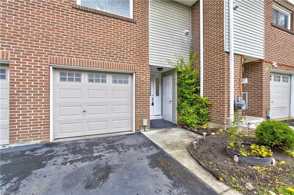 Burlington, ON L7T 4C5,960 Warwick Court #12