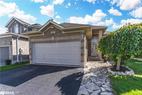 121 Sovereigns Gate, Barrie, ON L4N 0Y9