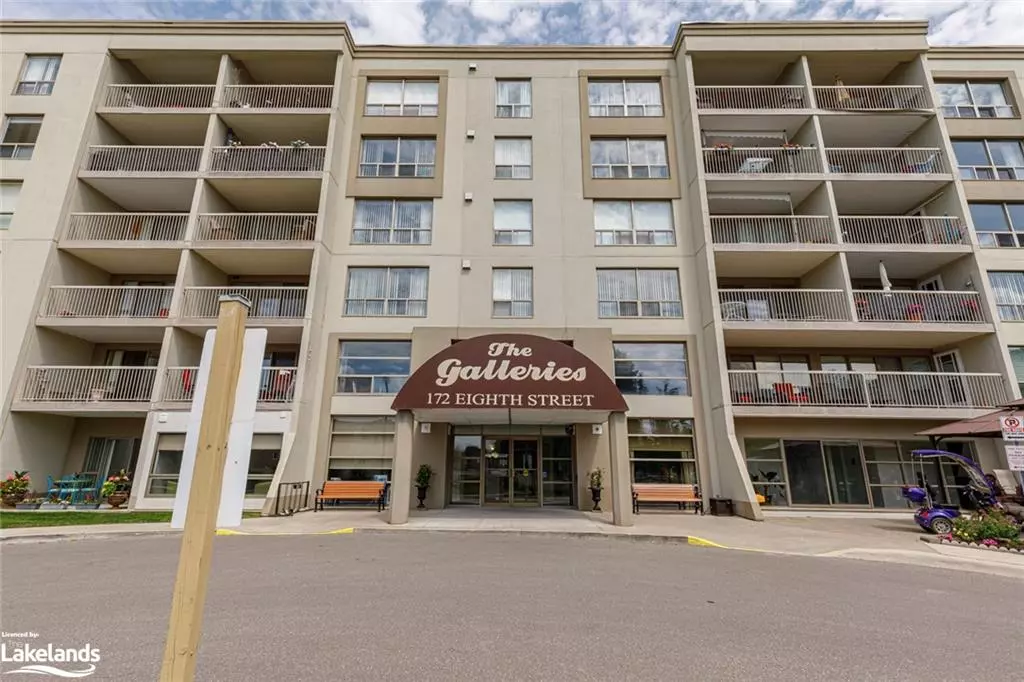 Collingwood, ON L9Y 4T2,172 Eighth Street #401