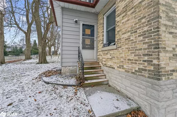 Fergus, ON N1M 1P4,521 St Andrew Street W