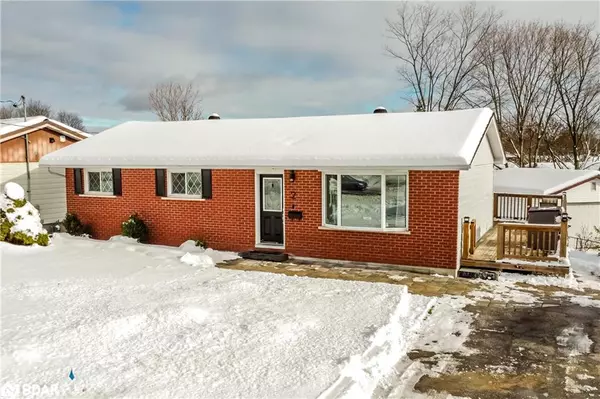 2 Walker Avenue, Orillia, ON L3V 6G7