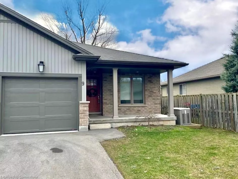 Dunnville, ON N1A 1B8,152 Cross Street E #9