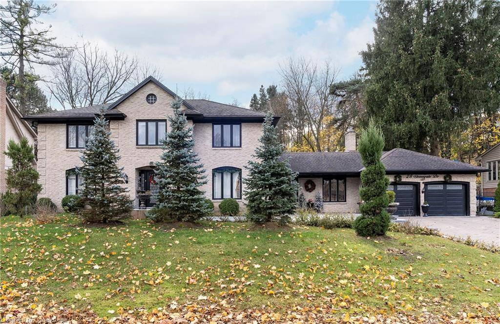 28 Stonegate Drive, Ancaster, ON L9G 3R7