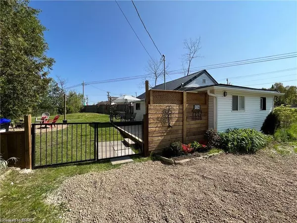 Collingwood, ON L9Y 3Z1,9296 Beachwood Road