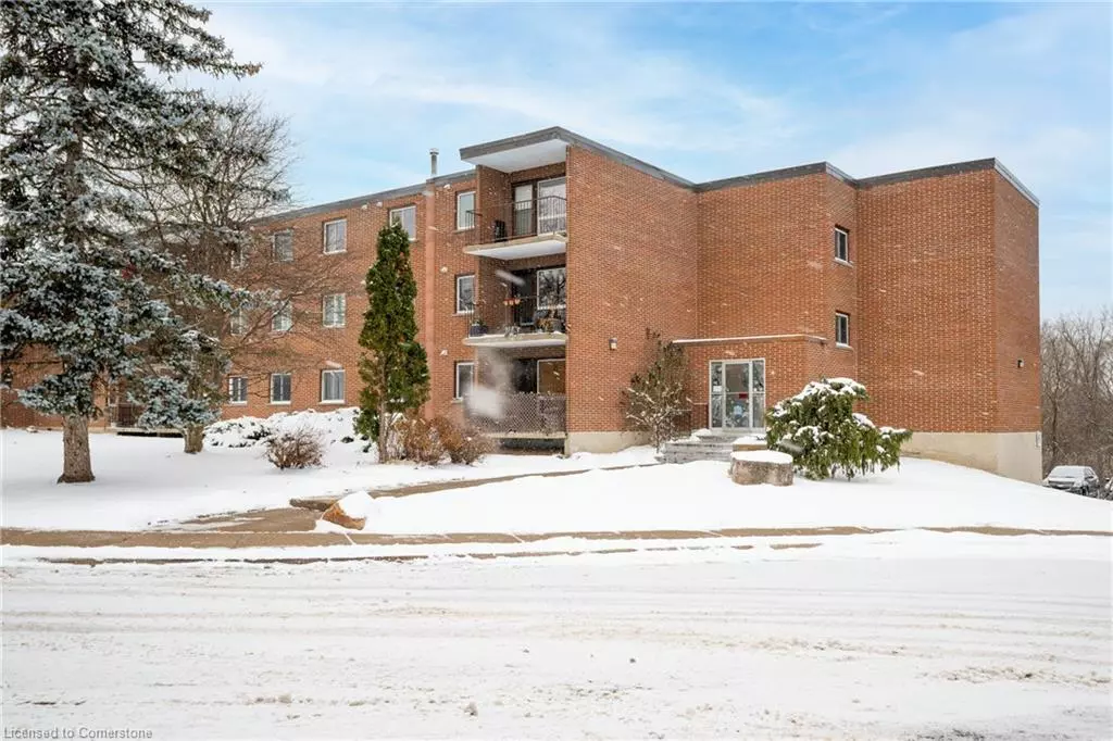 Kitchener, ON N2M 4N9,4 Avalon Place #308