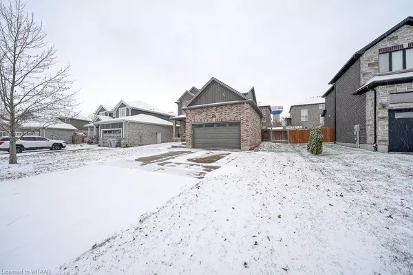 Komoka, ON N0L 1R0,82 Fieldstone Crescent N