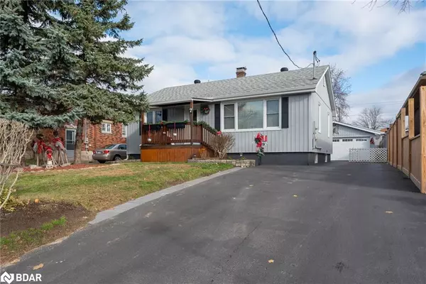 7 Seaforth Street, Barrie, ON L4N 3H7