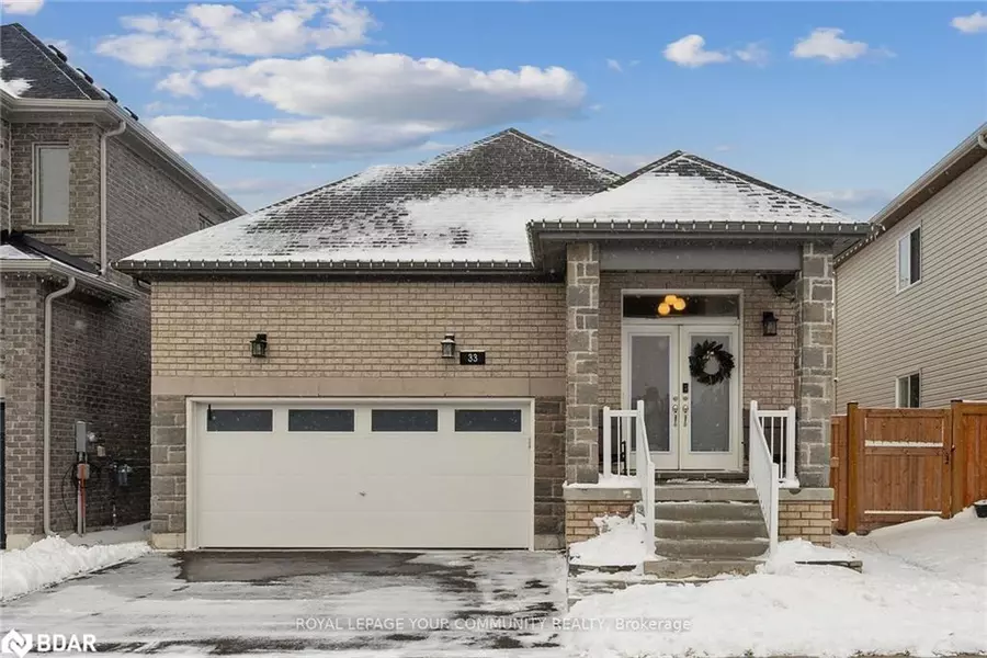 33 Mabern Street, Barrie, ON L9J 0H9