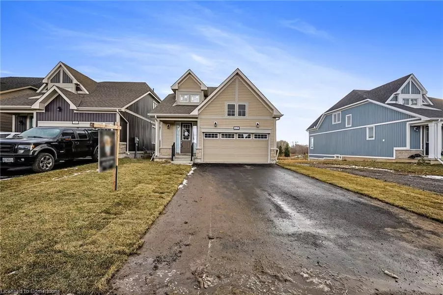 12 Oakmont Drive, Loyalist Township, ON K0H 1G0