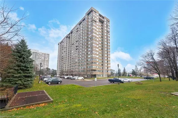 Mississauga, ON L5A 3X2,50 Elm Drive E #706