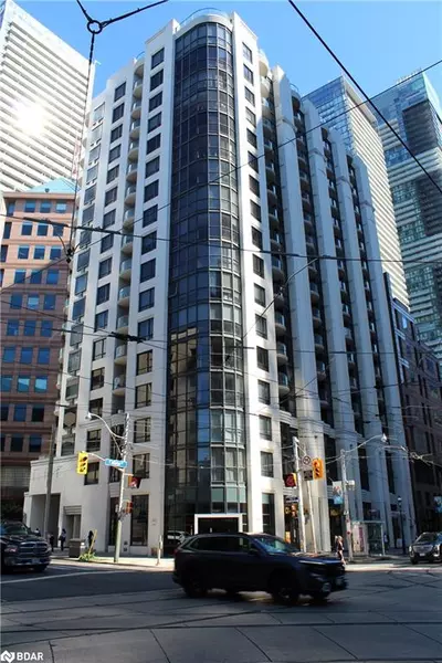 801 Bay Street #210, Toronto, ON M5S 1Y9