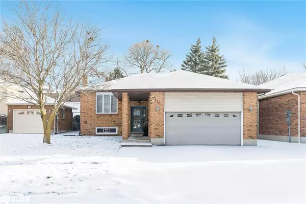 110 Chieftain Crescent, Barrie, ON L4N 6J3