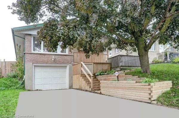 31 Bosworth Crescent, Kitchener, ON N2E 1Y9