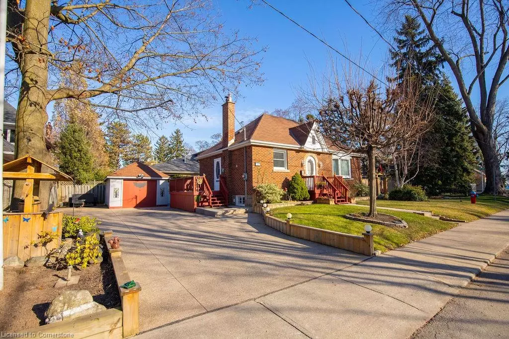 Oakville, ON L6K 2Z3,39 Brant Street