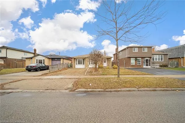 4211 Brandon Gate Drive, Mississauga, ON L4T 3K3