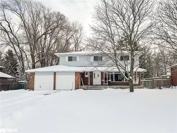 48 Redfern Avenue, Barrie, ON L4N 9G3