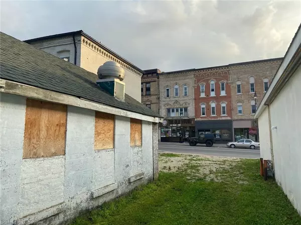 Mount Forest, ON N0G 2L0,250 Main Street S