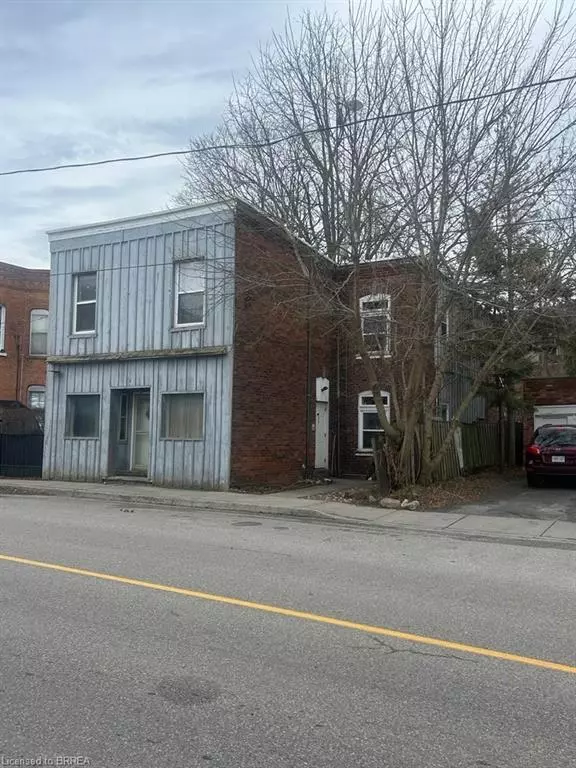 Waterford, ON N0E 1Y0,38-40 Alice Street