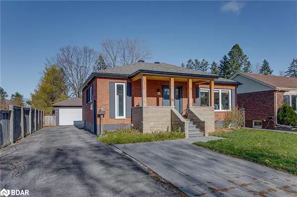 74 Strabane Avenue, Barrie, ON L4M 2A2