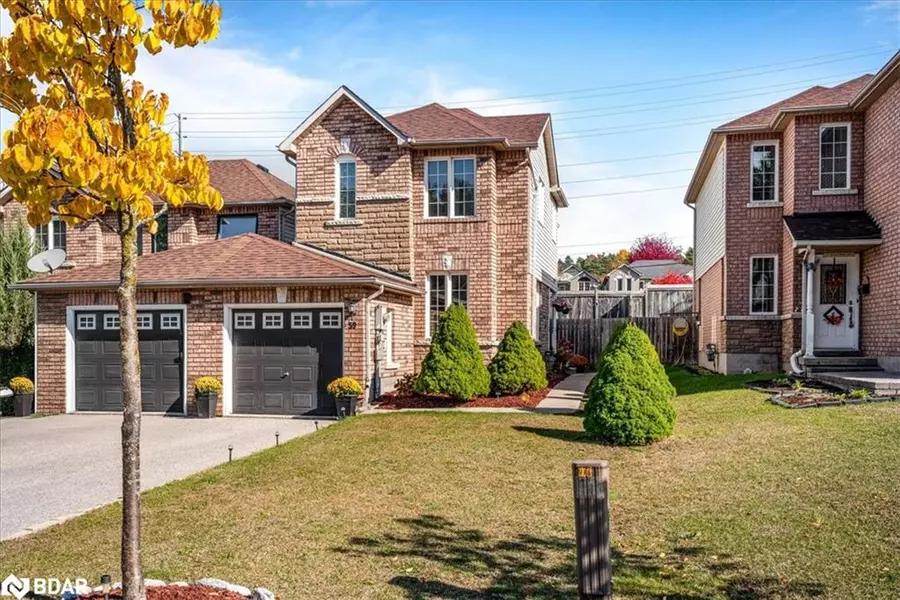 59 Hawthorne Crescent, Barrie, ON L4N 9Y7