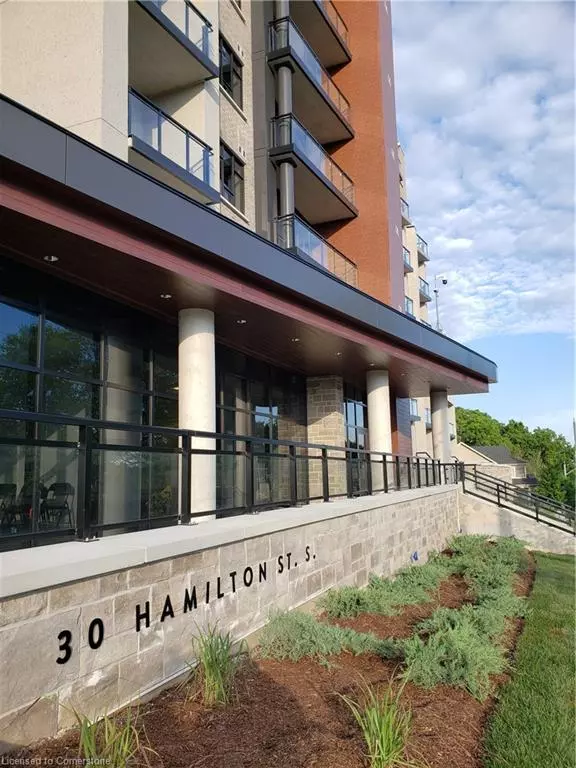 30 Hamilton Street S #706, Waterdown, ON L8B 1V8