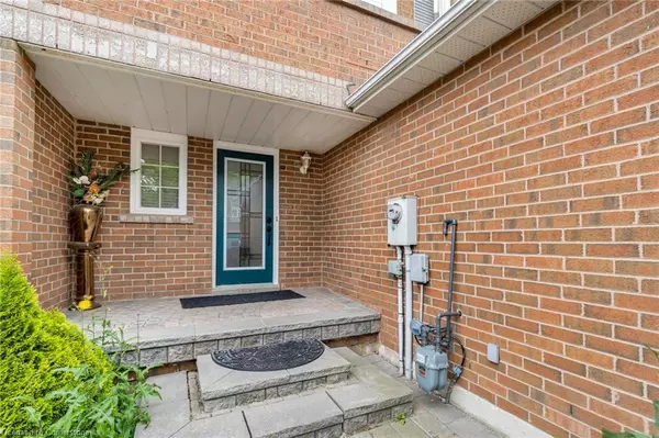 Brampton, ON L6Y 4T3,16 Mullis Crescent