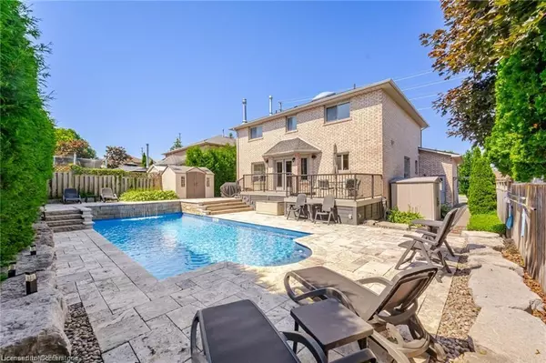 125 Ferndale Drive S, Barrie, ON L4N 6Y6