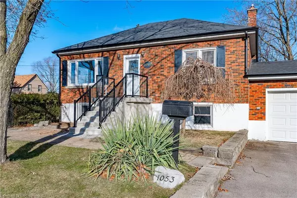 1053 Helena Street, Burlington, ON L7R 3V5