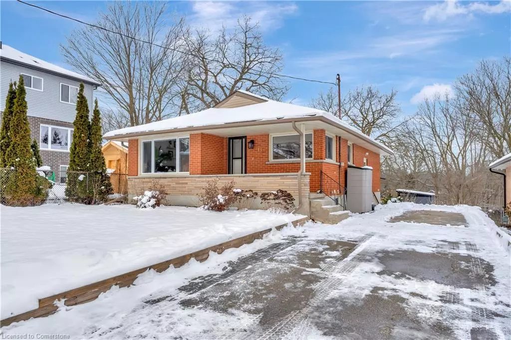 Kitchener, ON N2M 4M5,11 Southmoor Drive