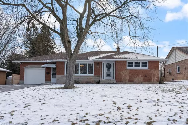 32 Charlton Crescent, Simcoe, ON N3Y 1A7