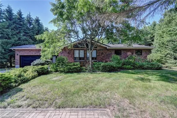 6552 Evergreen Avenue, Lambton Shores, ON N0N 1J3