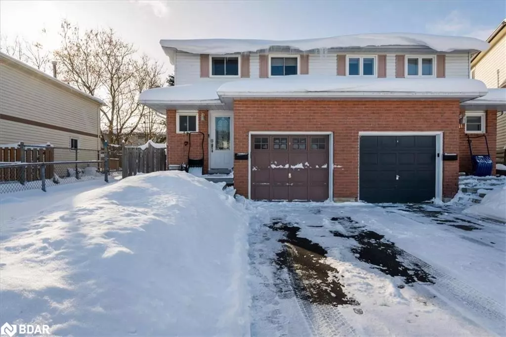 Barrie, ON L4M 5L9,59 Robin Court