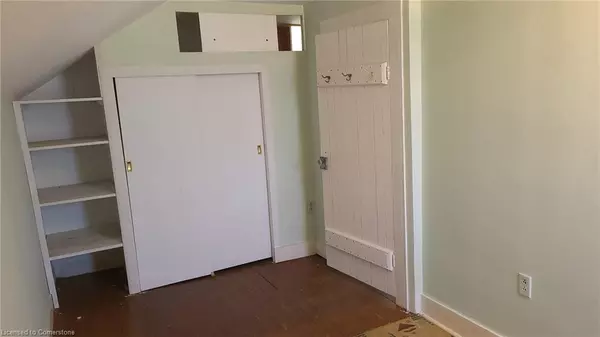 Jarvis, ON N0A 1J0,13 Mary Street