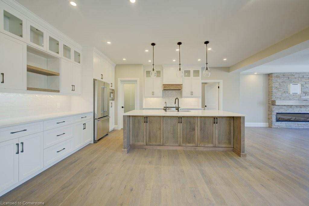 Elmira, ON N3B 0E3,76 Weymouth Street