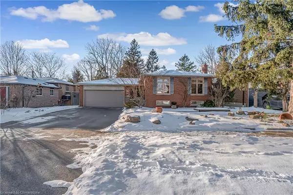 15 Laurendale Avenue, Waterdown, ON L8B 0B3