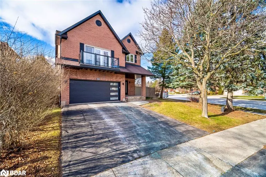 Oakville, ON L6H 5A5,245 Romain Crescent