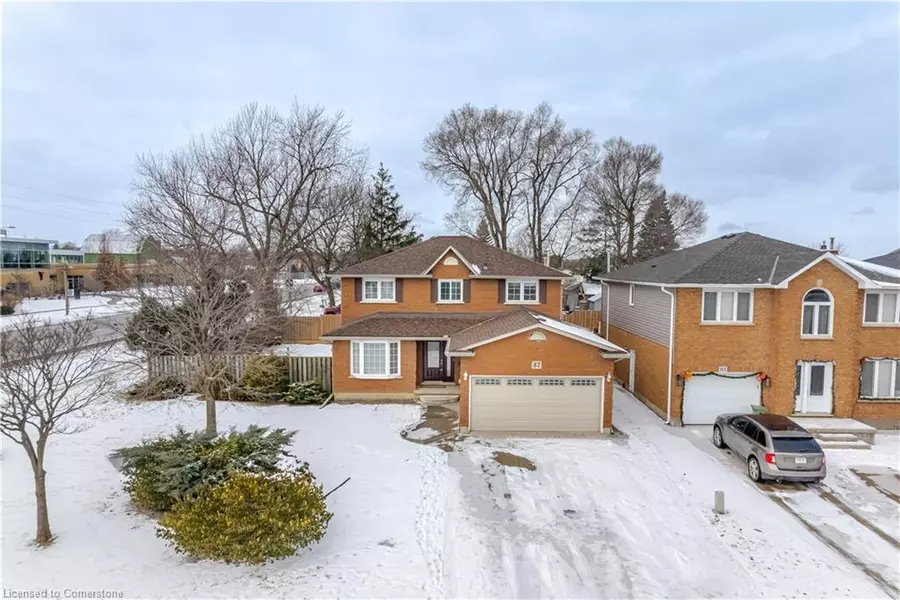 87 Republic Avenue, Hamilton, ON L9B 2G7