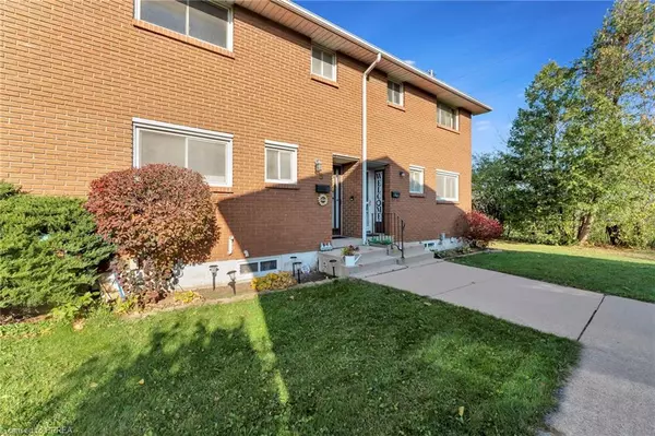 161 Berkindale Drive #5, Hamilton, ON L8E 1M6