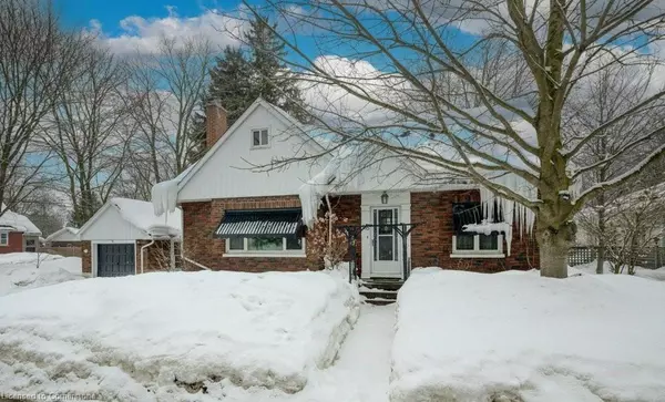 185 Birmingham Street W, Mount Forest, ON N0G 2L1