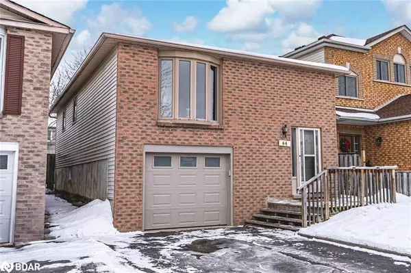 44 Longview Drive, Bradford, ON L3Z 2H3