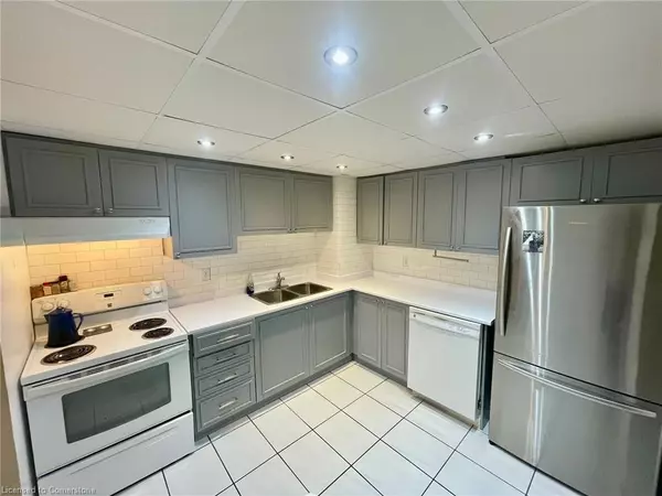 155 Hillcrest Avenue #2114, Mississauga, ON L5B 3Z2