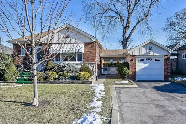 46 Mountain Avenue N, Hamilton, ON L8G 3N7